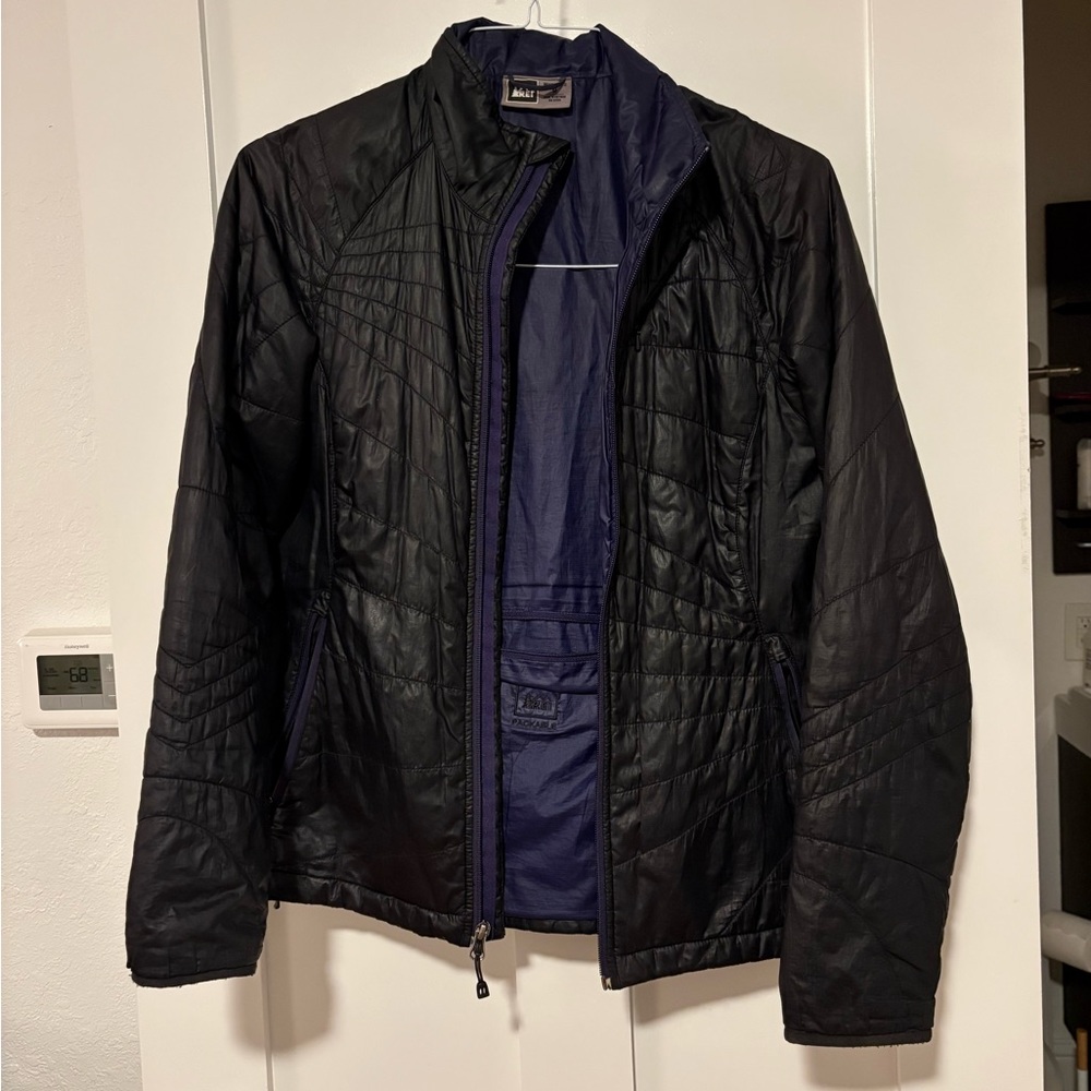 Women’s Black Light Down Jacket - image 1